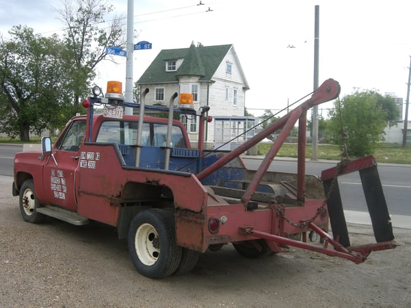 1980s_style_tow_truck